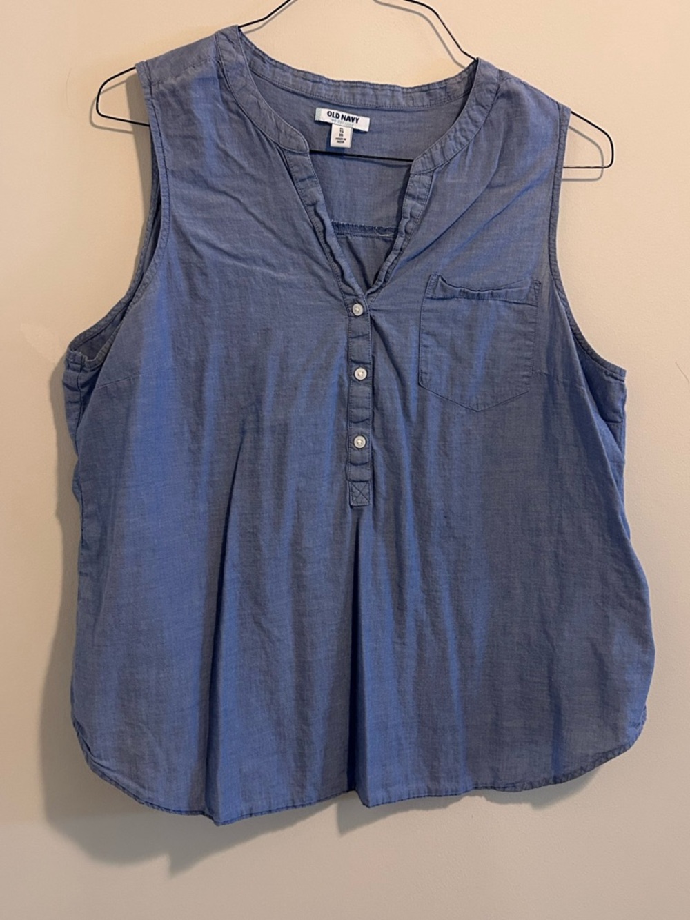 Old Navy Blue Sleeveless Chambray Henley Tank with Chest Pocket